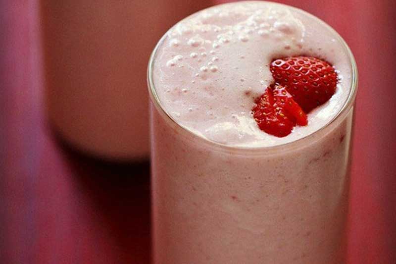 easy strawberry milkshake recipe - make one at home it delicious